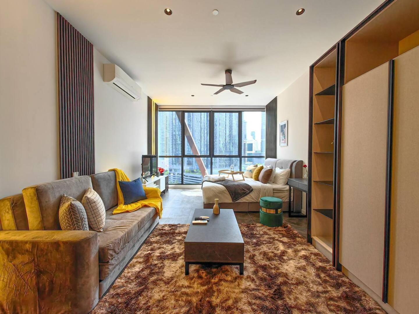 Scarletz Suites Klcc By Deko Куала-Лумпур Экстерьер фото